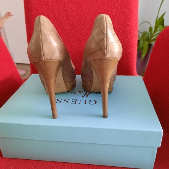 💥💥GUESS By Marciano high heel shoes - Picture 2 of 8